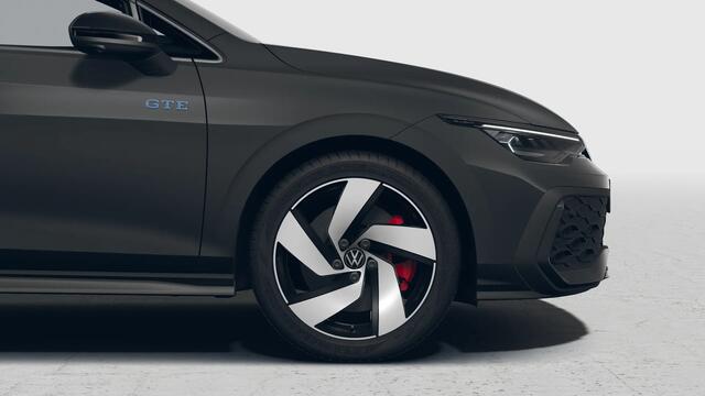 Volkswagen GOLF 1.5 eHybrid 272 6DSG GTE | 'App-Connect' draadloze smartphone integratie | Achterbank in ongelijke delen neerklapbaar incl. middenarmsteun en doorlaadmogelijkheid | Afstandscontrolesysteem (Front Assist)