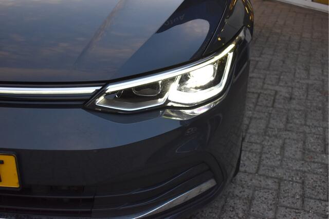 Volkswagen GOLF 1.4 eHybrid Style, BOEKJES,NAP EN ONDERHOUDSHISTORIE