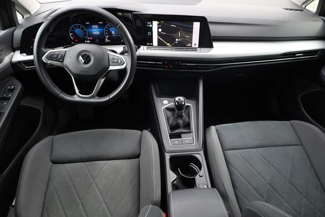 Volkswagen GOLF 1.0 TSI Life Privacy glas, Ergo stoelen achteruitrijcamera (rear view), 3-zone climatronic, sfeerverlichting