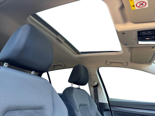 Volkswagen GOLF 1.5 eTSI DSG Style ? Pano ? Stuurverwarming ? Massage