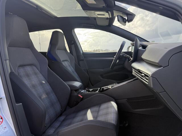 Volkswagen GOLF 1.5 eHybrid GTE | Pano | IQ | 360° | HUD