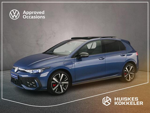 Volkswagen GOLF GTE 1.5 TSI eHybrid 272pk DSG Automaat Trekhaak, Panoramadak, Adaptive cruise control, 360 camera, LED matrix koplampen, Black style, Achteruitrijcamera