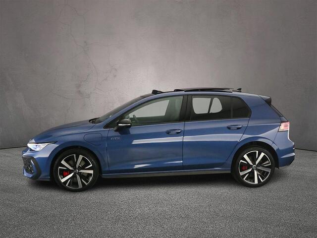 Volkswagen GOLF GTE 1.5 TSI eHybrid 272pk DSG Automaat Trekhaak, Panoramadak, Adaptive cruise control, 360 camera, LED matrix koplampen, Black style, Achteruitrijcamera