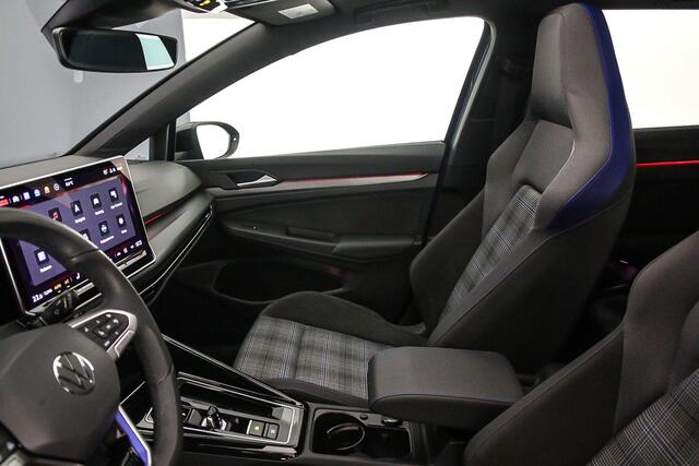 Volkswagen GOLF GTE 1.5 TSI eHybrid 272pk DSG Automaat Trekhaak, Panoramadak, Adaptive cruise control, 360 camera, LED matrix koplampen, Black style, Achteruitrijcamera