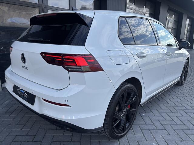 Volkswagen GOLF 1.4 eHybrid GTE Black pack