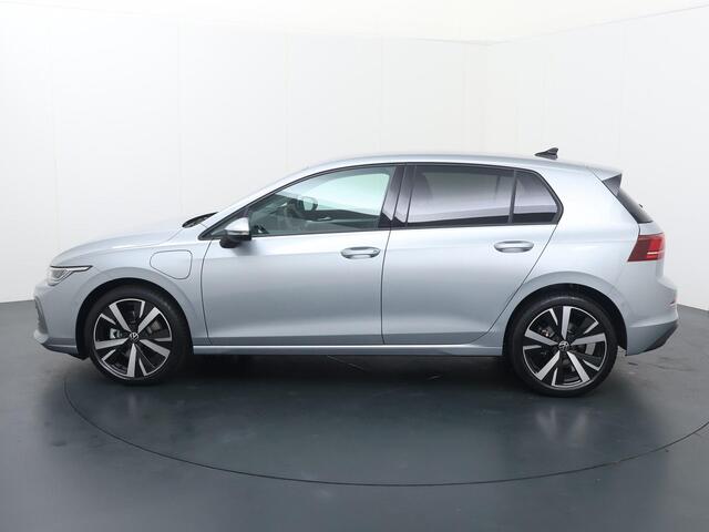 Volkswagen GOLF 8 Life Edition 1.5 eHybrid 150 kW / 204 PK DSG | Stoel- & stuurwielverwarming |