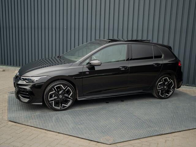 Volkswagen GOLF 1.5 eTSI R-Line Edition | Panodak | IQ Light | Trekhaak wegkl. | Harman/Kardon | Head Up | Prijs Rijklaar!!