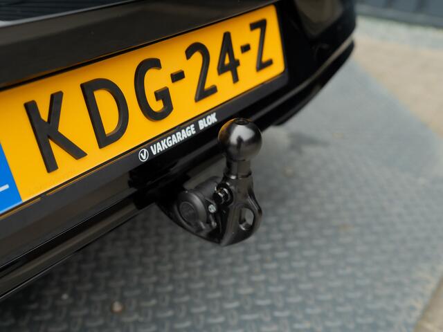 Volkswagen GOLF 1.5 eTSI R-Line Edition | Panodak | IQ Light | Trekhaak wegkl. | Harman/Kardon | Head Up | Prijs Rijklaar!!