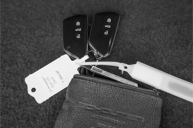 Volkswagen GOLF 2.0 TSI GTI IQ Light ACC Stoelverw Camera 19"