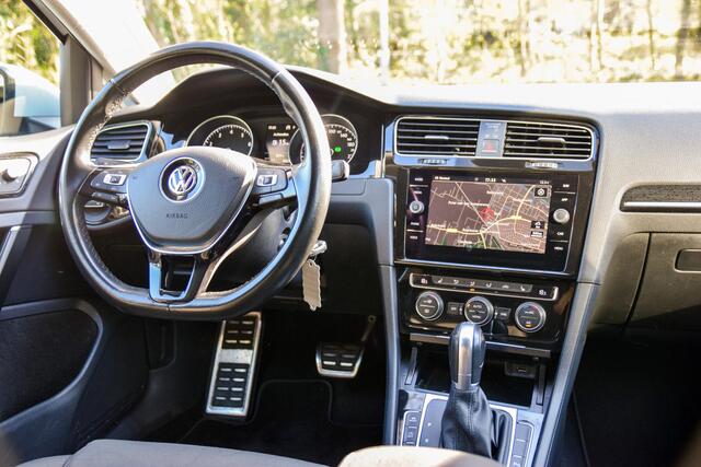 Volkswagen GOLF 1.5 TSI Highline Business R | Automaat | Acc | Navigatie | Stoelverwarming