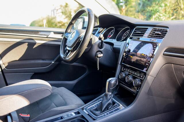 Volkswagen GOLF 1.5 TSI Highline Business R | Automaat | Acc | Navigatie | Stoelverwarming