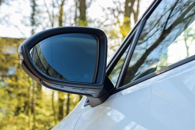 Volkswagen GOLF 1.5 TSI Highline Business R | Automaat | Acc | Navigatie | Stoelverwarming