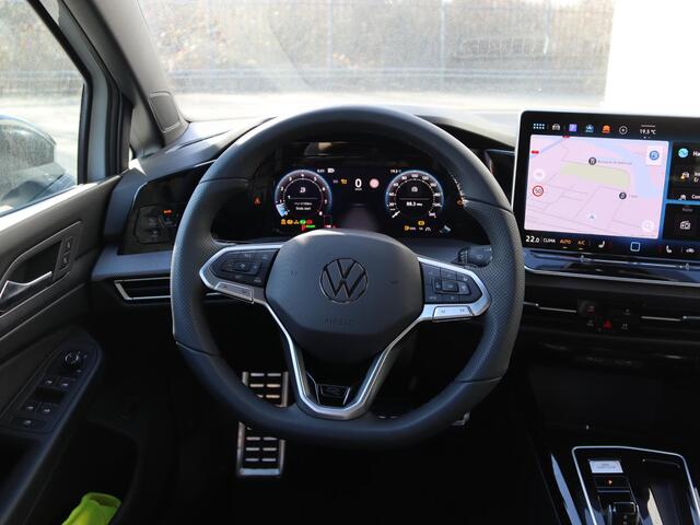 Volkswagen GOLF Variant R-Line-Edition 1.5 eTSI 85 kW / 116 pk DSG | Panoramadak | Black Style | Assistance plus pakket |