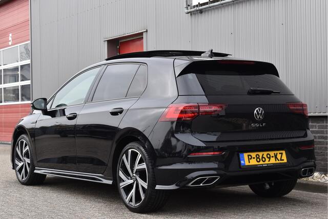 Volkswagen GOLF 1.5 eTSI R-Line Panorama, Virtual cockpit, Adaptive cruise, Stuur/Stoelverwarming, Sfeer, Camera