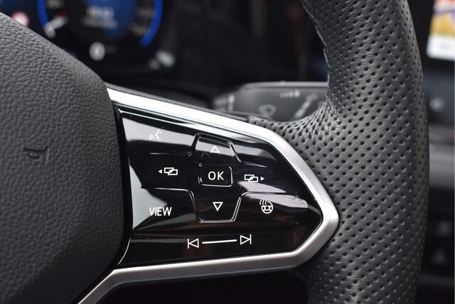 Volkswagen GOLF 1.5 eTSI R-Line Panorama, Virtual cockpit, Adaptive cruise, Stuur/Stoelverwarming, Sfeer, Camera