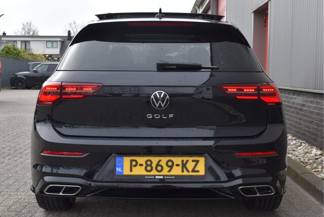 Volkswagen GOLF 1.5 eTSI R-Line Panorama, Virtual cockpit, Adaptive cruise, Stuur/Stoelverwarming, Sfeer, Camera