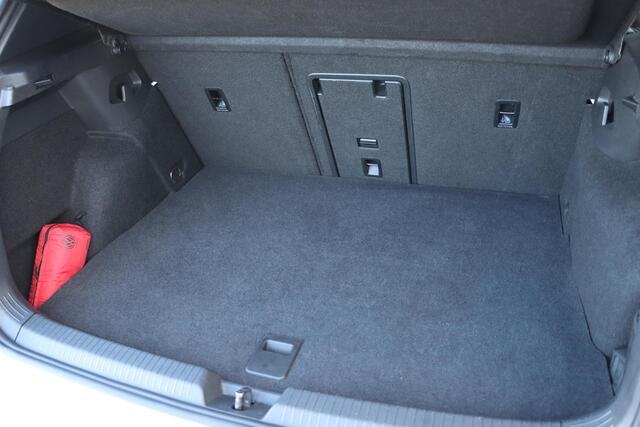 Volkswagen GOLF 1.4 eHybrid GTE 245pk DSG6 | Stuurverwarming | Carplay | lane-assist