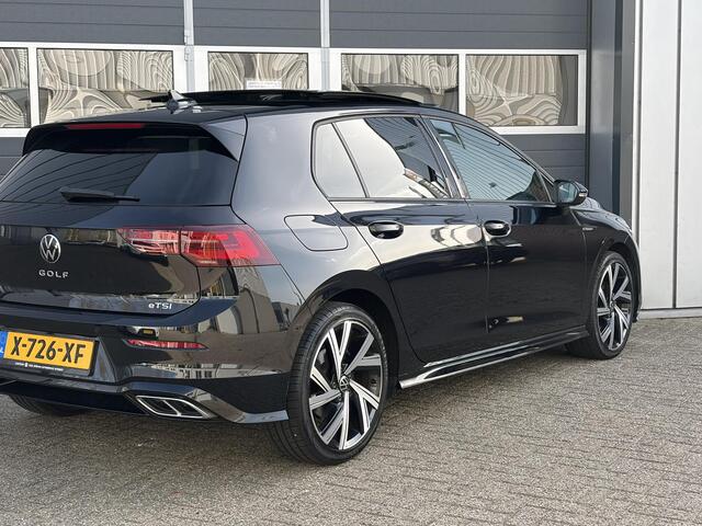 Volkswagen GOLF 1.5 eTSI R-Line Business | Panoramadak | Keyless | Stoel verwarming | Camera |