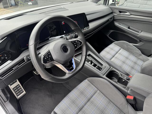 Volkswagen GOLF 1.4 eHybrid GTE I INCL. ¤ 850,00 AFL.KOSTEN + BOVAG GARANTIE