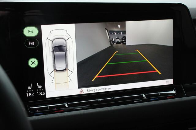 Volkswagen GOLF 1.5 eTSI 150pk DSG Style Navigatie Apple Carplay/Android Auto Parkeersensoren Camera Park Assist Adaptive Cruise Control Blind Spot Assist Stoel- en stuurverwarming Ledverlichting Virtual Cockpit Lane Assist