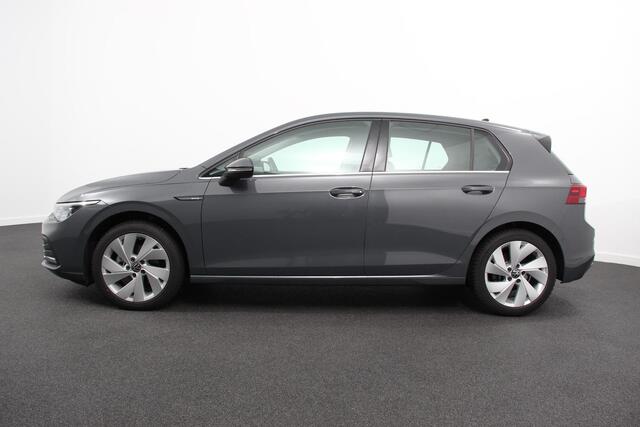 Volkswagen GOLF 1.5 eTSI 150pk DSG Style Navigatie Apple Carplay/Android Auto Parkeersensoren Camera Park Assist Adaptive Cruise Control Blind Spot Assist Stoel- en stuurverwarming Ledverlichting Virtual Cockpit Lane Assist