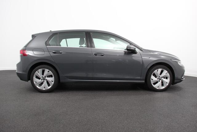 Volkswagen GOLF 1.5 eTSI 150pk DSG Style Navigatie Apple Carplay/Android Auto Parkeersensoren Camera Park Assist Adaptive Cruise Control Blind Spot Assist Stoel- en stuurverwarming Ledverlichting Virtual Cockpit Lane Assist