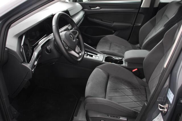 Volkswagen GOLF 1.5 eTSI 150pk DSG Style Navigatie Apple Carplay/Android Auto Parkeersensoren Camera Park Assist Adaptive Cruise Control Blind Spot Assist Stoel- en stuurverwarming Ledverlichting Virtual Cockpit Lane Assist