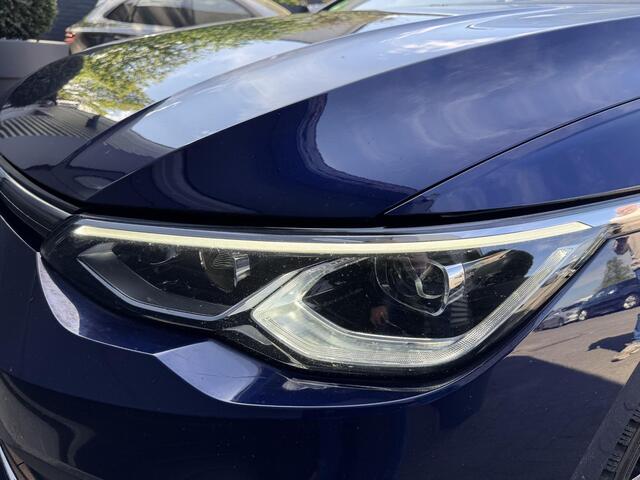 Volkswagen GOLF Variant 1.5 eTSI R-Line | Navigatie | Camera | DAB | Trekhaak |