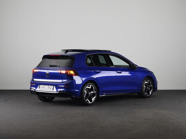 Volkswagen GOLF 1.5 eTSI R-Line Edition 150 pk Automaat (DSG) | Verlengde garantie | Navigatie via App | Panoramadak | Parkeersensoren | Achteruitrijcamera | Stoelverwarming |