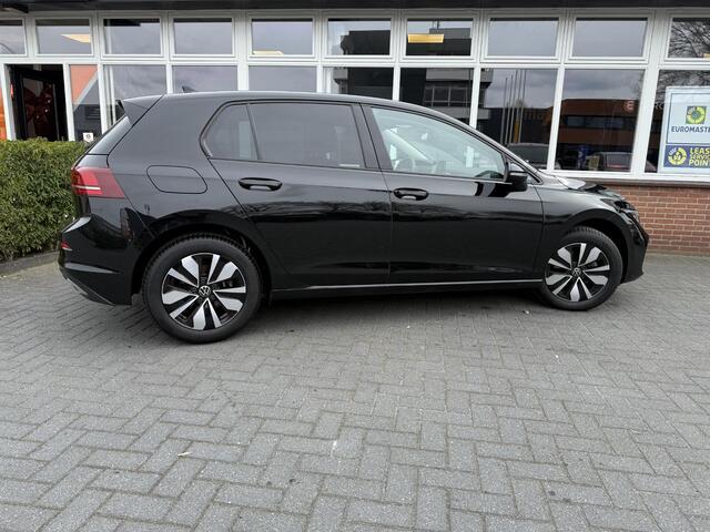 Volkswagen GOLF 1.5 eTSI Oranje Edition Carplay - Stuur en Stoelverwarming - Full Options -