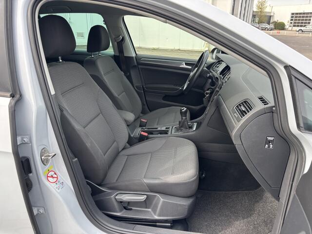 Volkswagen GOLF 1.0 TSI Comfortline Navi Bluetooth Trekhaak Parkeersensoren