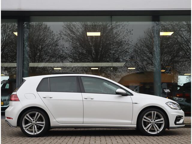 Volkswagen GOLF 1.5 TSI Highline Pano / Navi / Elekramen / R-Line / Climate / Led Dealeronderhouden