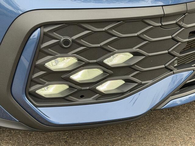 Volkswagen GOLF 1.5 eHybrid GTE 272pk | Black Style | Trekhaak | IQ light | Camera | Head-up | Rijklaar incl. garantie