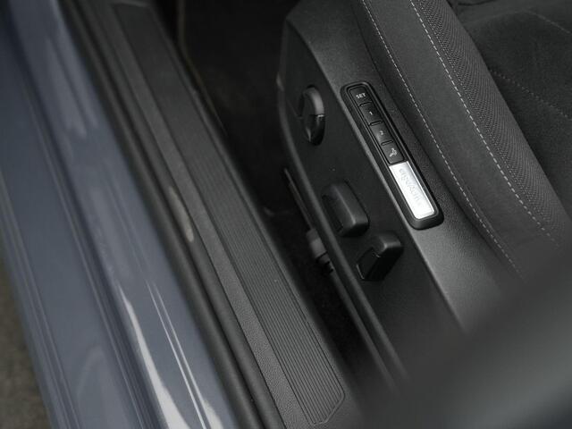 Volkswagen GOLF 1.5 eTSI 150 pk DSG Style | Trekhaak | Geheugen-/massagestoel | Stuur-/stoelverwarming | Adaptive Cruise | Side Assist