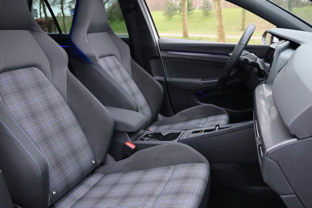 Volkswagen GOLF 1.4 eHybrid 245PK GTE Blackstyle Pano/IQ.Light/Headup/DCC/ACC/Camera/Keyless/18"/Trekhaak wegkl.