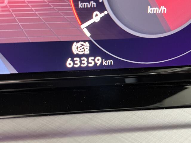 Volkswagen GOLF 1.0 eTSI Life / AUTOMAAT/ CLIMA/ STOELVERWARM./ CRUISE/ DIGITAL DASH/ APP-CONNECT/ PARK. SENSOREN/ 17"LMV