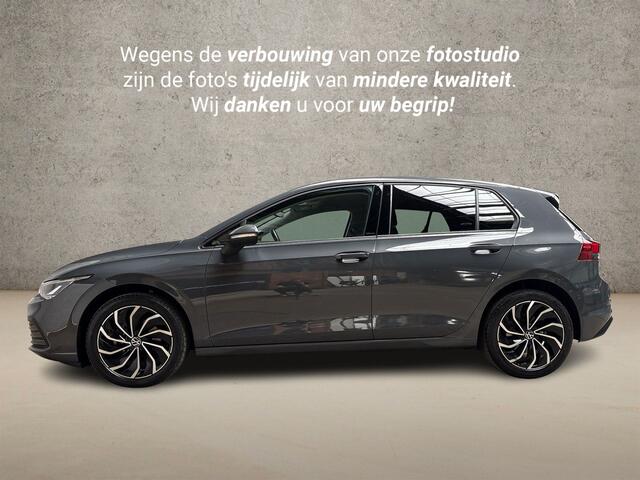 Volkswagen GOLF 1.0 TSI Sport (APPLE CARPLAY, GROOT NAVI, KEYLESS, LM VELGEN, PARKEERSENSOREN, SPORTSTOELEN, SFEERVERLICHTING, CRUISE, NIEUWSTAAT)