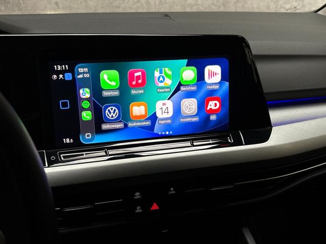 Volkswagen GOLF 1.0 TSI Sport (APPLE CARPLAY, GROOT NAVI, KEYLESS, LM VELGEN, PARKEERSENSOREN, SPORTSTOELEN, SFEERVERLICHTING, CRUISE, NIEUWSTAAT)