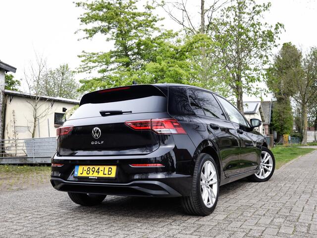 Volkswagen GOLF 1.5 TSI Life Business 2e-Eig & Dealer-Onderh. BOVAG-Garantie. NL-Auto