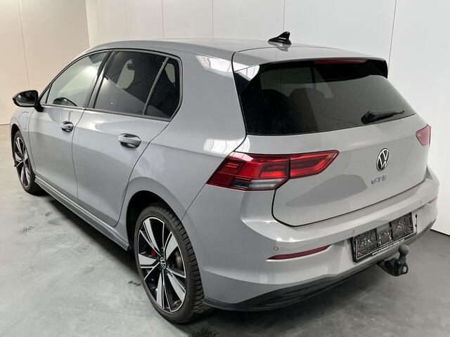 Volkswagen GOLF 1.4 eHybrid GTE / AUTOMAAT/ 245 PK/ BLACK STYLE/ TREKHAAK/ CAMERA/ PARK. SENSOREN/ STOEL-STUURVERWARM./ ADAPT. CRUISE/ APP CONNECT/ NAVI/ CLIMA/ DAB/ 18" LMV