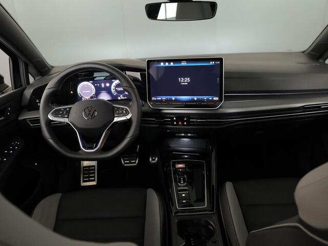 Volkswagen GOLF 1.5 eHybrid GTE 272 pk Automaat (DSG) | Verlengde garantie | Navigatie | Panoramadak | Trekhaak (wegklapbaar) | Parkeersensoren (Park assist) | Achteruitrijcamera | Lederen bekleding | Stoelverwarming/ventilatie |