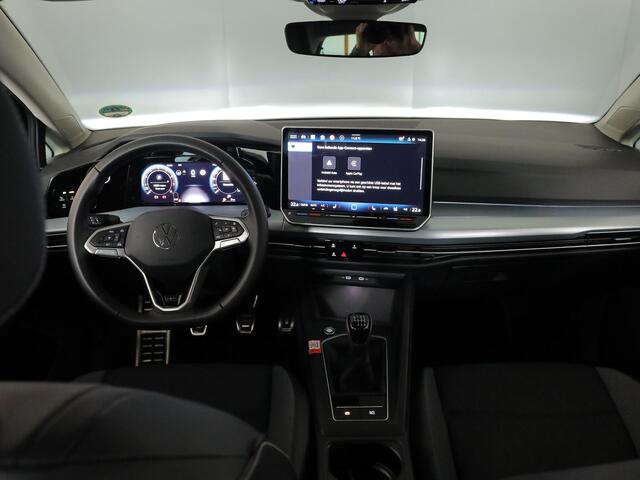 Volkswagen GOLF 1.5 TSI Life Edition GOAL 115 pk | Navigatie | Trekhaak (wegklapbaar) | Parkeersensoren | Autom. airco (3 zones) | Stoelverwarming |