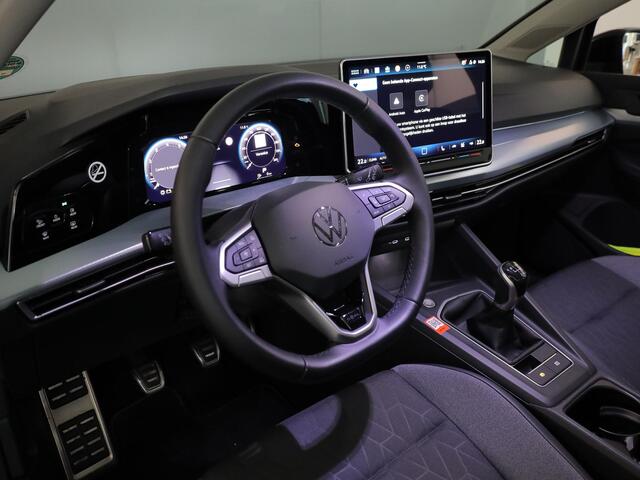 Volkswagen GOLF 1.5 TSI Life Edition GOAL 115 pk | Navigatie | Trekhaak (wegklapbaar) | Parkeersensoren | Autom. airco (3 zones) | Stoelverwarming |