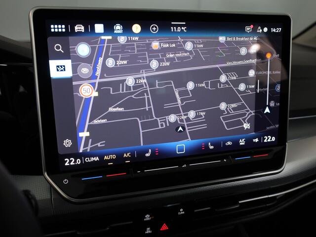 Volkswagen GOLF 1.5 TSI Life Edition GOAL 115 pk | Navigatie | Trekhaak (wegklapbaar) | Parkeersensoren | Autom. airco (3 zones) | Stoelverwarming |