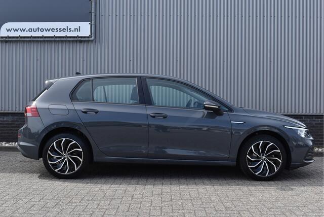 Volkswagen GOLF 1.5 TSI Life Adaptive cruise, Stoel/stuurverwarming, IQ-light, Navi, Carplay
