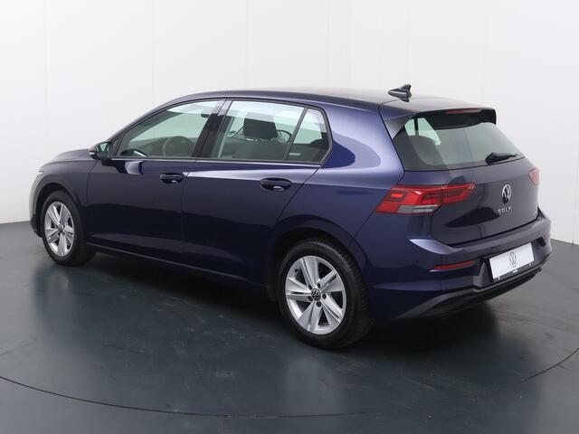 Volkswagen GOLF 1.0 eTSI Life | 110 PK | Automaat | Adaptive cruise control | Achteruitrijcamera | Apple Carplay/Android Auto |