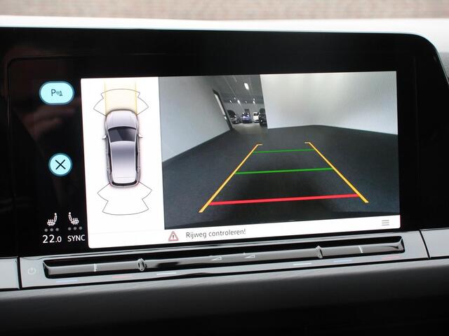 Volkswagen GOLF 1.5 eTSI 150pk DSG Style Navigatie DAB Camera Lane Assist LED Adaptive Cruise Control Keyless Go Stoelverwarming Lichtmetalen Velgen