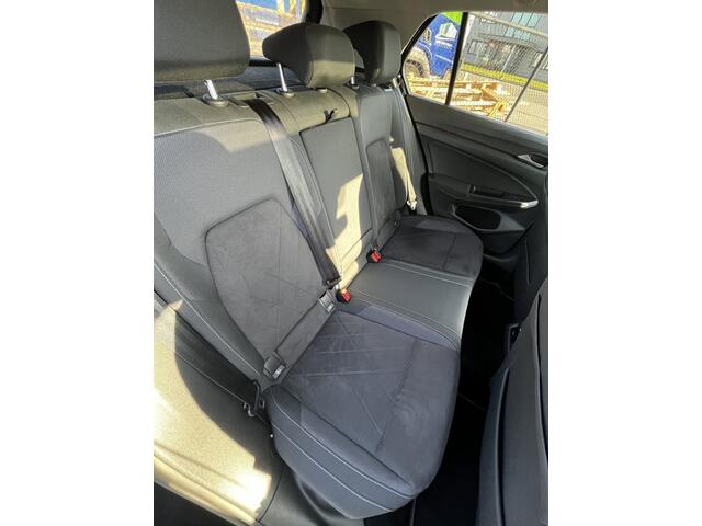 Volkswagen GOLF 1.5 eTSI Style PANO! LED! STOELMASSAGE!