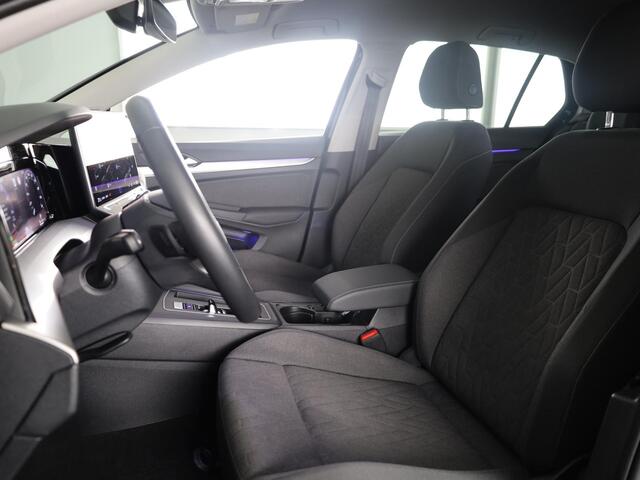 Volkswagen GOLF 1.5 eHybrid Life Edition | Achteruitrijcamera | Navigatie | Carplay & Android Auto |