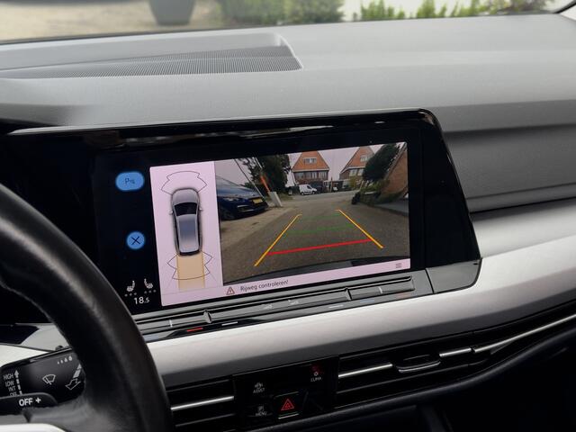 Volkswagen GOLF Variant 1.0 eTSI AUT7 LIFE 81D.KM!! PANODAK NAVI DIGI-DASH APPLE-CARPLAY LED LMV PDC